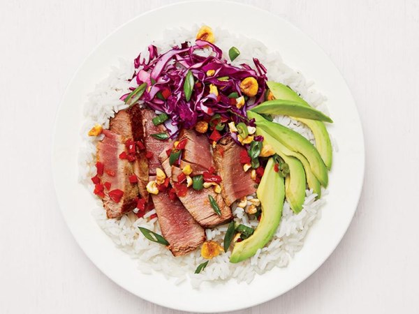 Seared tuna with chile-pineapple sauce