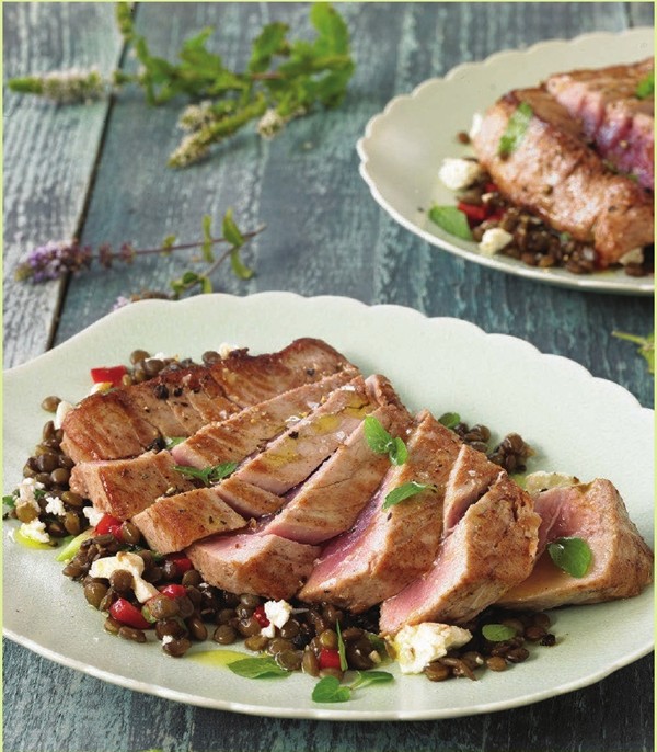 Seared tuna with French lentil salad