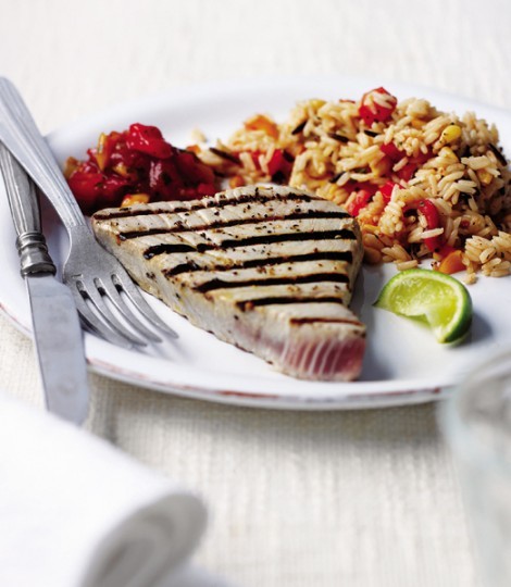 Seared tuna with tomato and pine nut rice
