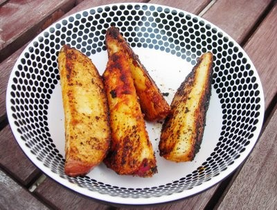 Seasoned potato wedges