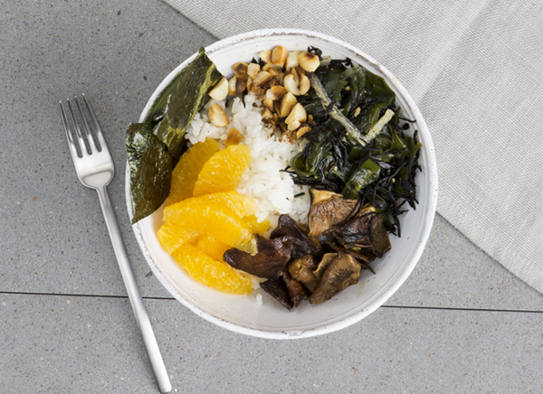 Seaweed salad with orange and macadamia nuts