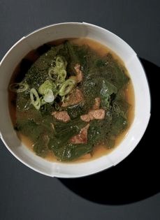 Seaweed soup (Miyeok guk)