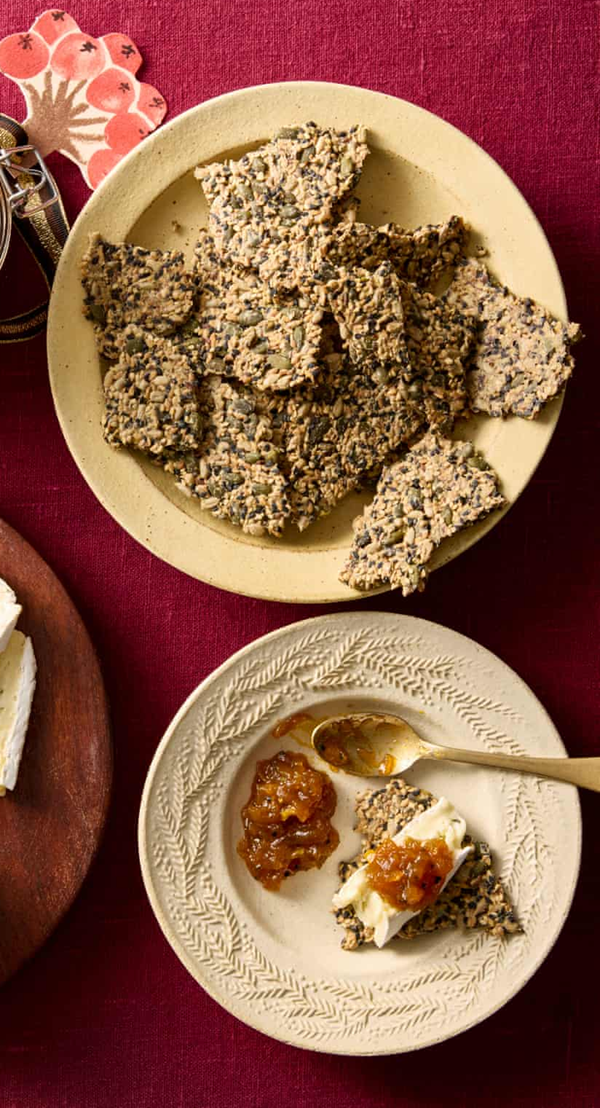 Seeded crackers