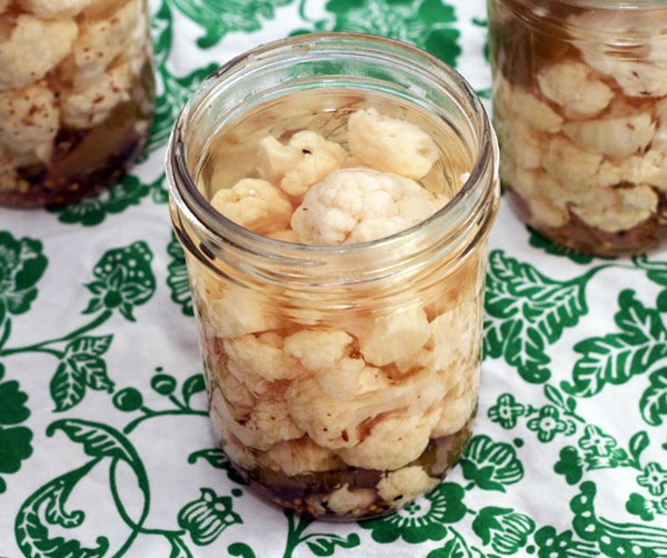 Seedy garlic cauliflower pickles