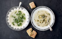 Semolina and escarole soup (Minestra di semolina e scarola)