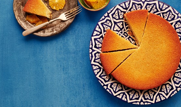 Semolina cake with oranges