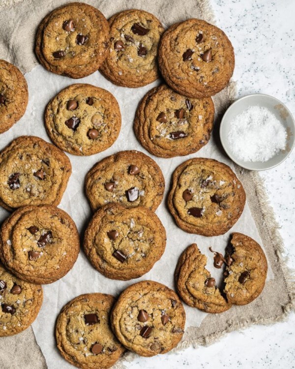 Semolina chocolate chip cookies