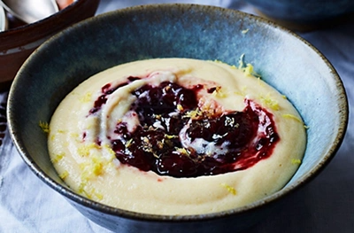 Semolina custard cream with cherry jam (griş cu lapte)