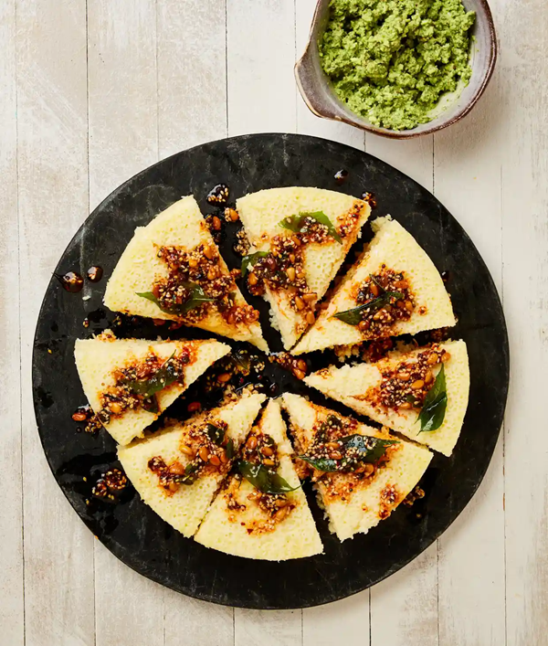 Semolina idli with coconut chutney and spiced oil