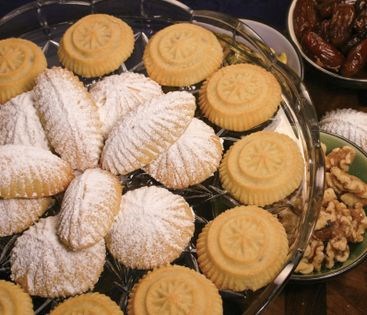 Semolina pistachio cookies (Mamoul bi fistouk)