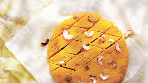 Semolina pudding (Kesari)