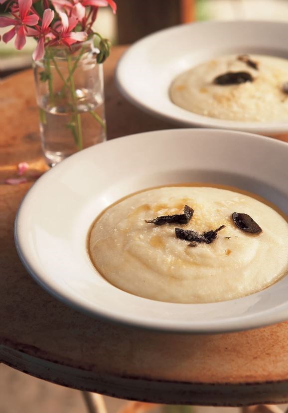 Semolina soup with butter and sage
