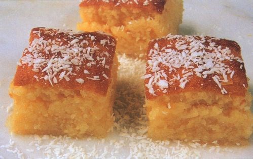 Semolina sponge in syrup (Revani)