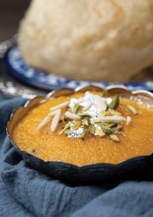 Semolina sweetmeat (Sooji halwa)