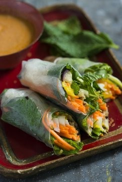 Senegalese summer rolls with peanut ginger sauce