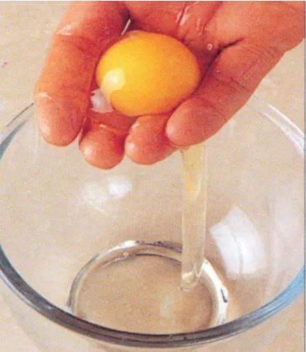 Separating yolk from white