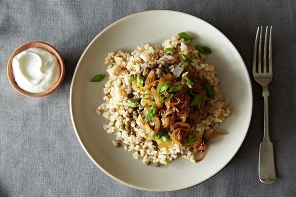 Sephardic megedarra with garlicky brown rice pilaf