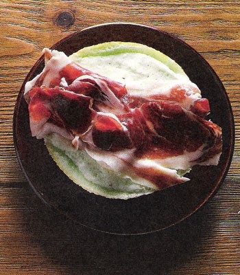 Serrano ham with melon mousse