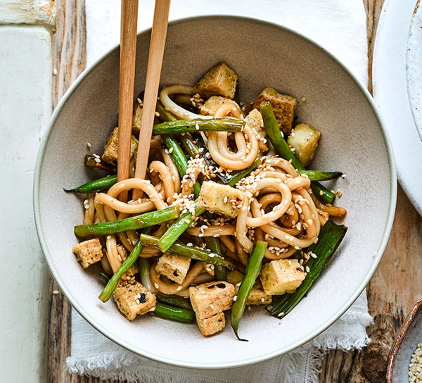 Sesame & spring onion stir-fried udon with crispy tofu
