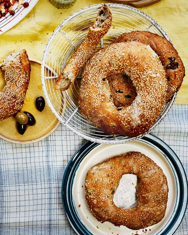Sesame and black olive koulouri breads 