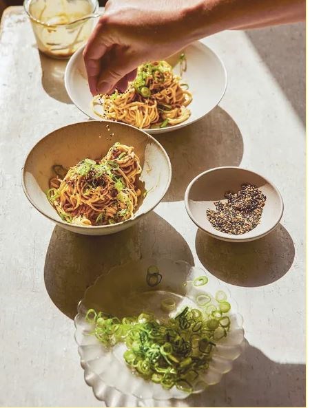 Sesame and chilli oil noodles