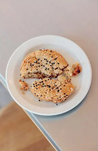 Sesame and miso cookies