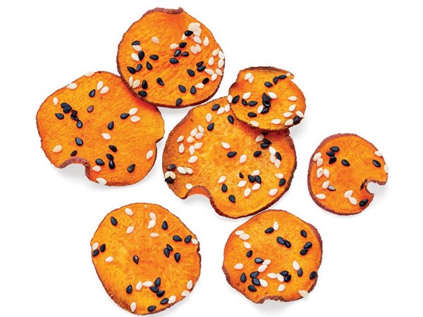 Sesame baked sweet potato chips 