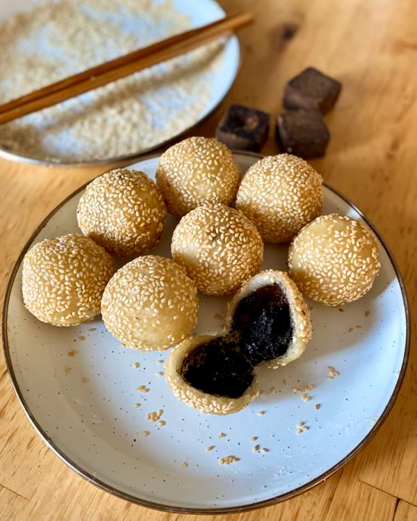 Sesame balls