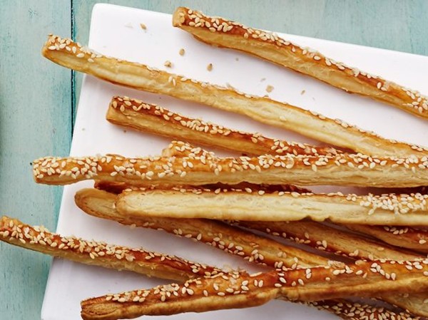 Sesame breadsticks