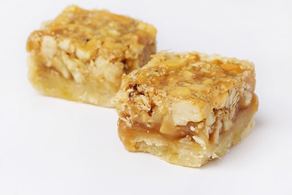 Sesame cashew bars
