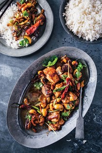 Sesame chicken with cashews and dates