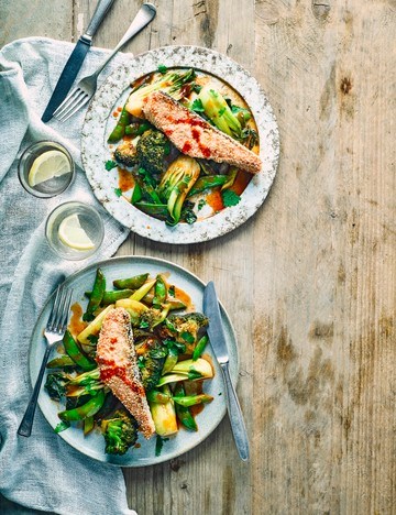 Sesame-crusted salmon with Sriracha-glazed veg