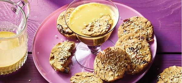 Sesame date cookies [date golden milk shot]