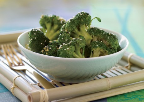 Sesame-ginger steamed broccoli