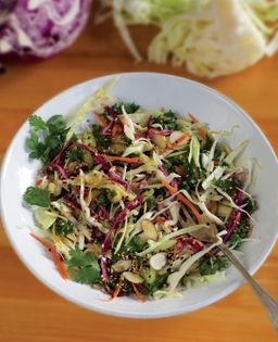 Sesame, nigella + cabbage slaw (Salad-e kalam ba siah daneh-o konjed)