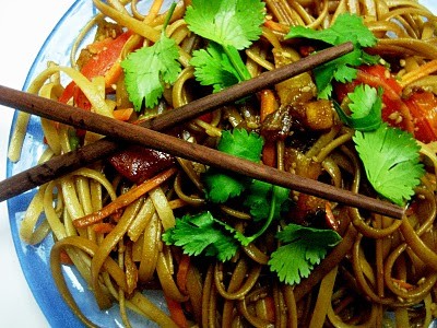 Sesame noodle salad with dried pineapple