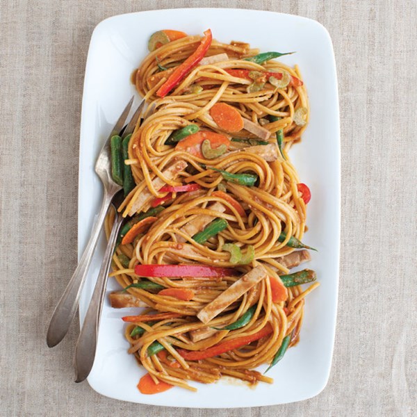 Sesame noodles with green beans and tofu