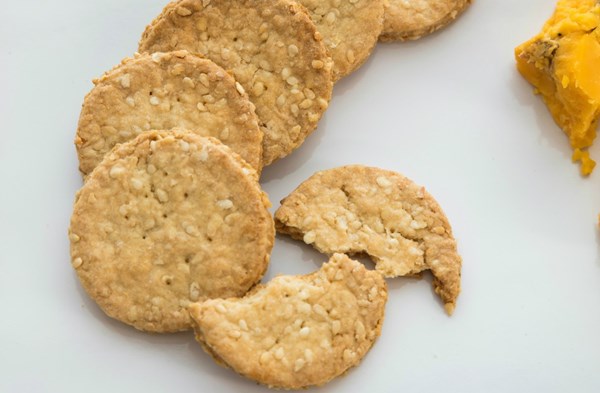 Sesame oat crackers