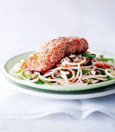 Sesame salmon noodles