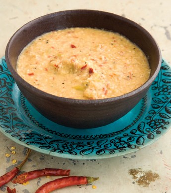 Sesame seed and árbol chile salsa