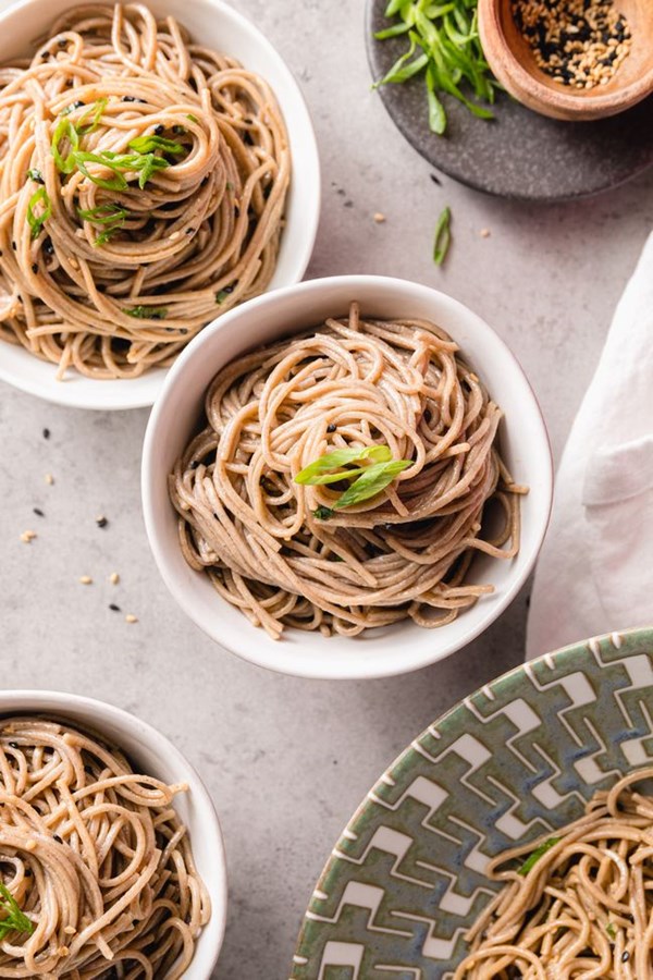 Sesame soba noodles