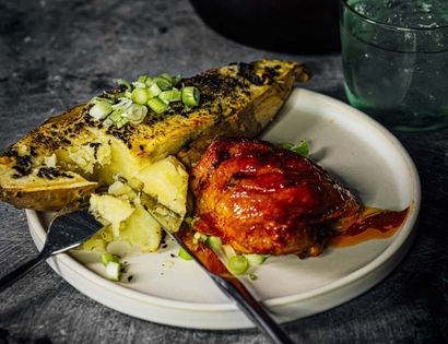 Sesame sweet potatoes & gochujang chicken