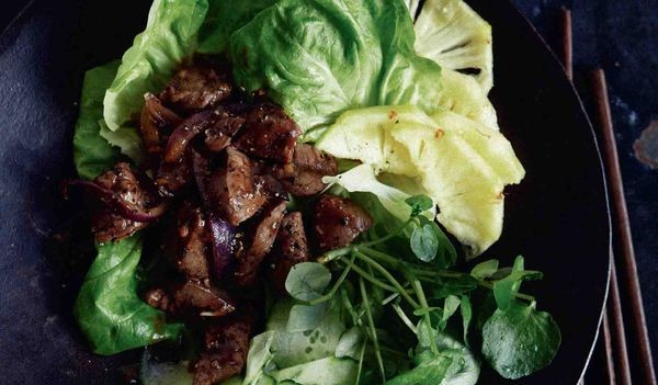 Shaking beef with black pepper