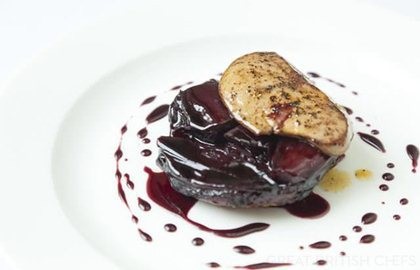 Shallot tartes Tatins with chicken liver
