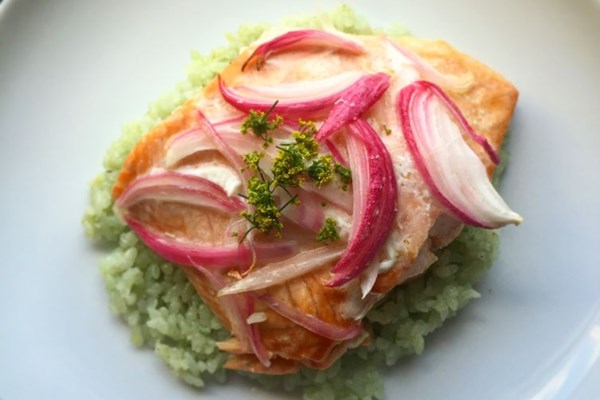 Shallot topped salmon & jade rice 