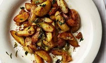 Shallow-fried new potatoes with rosemary and sumac