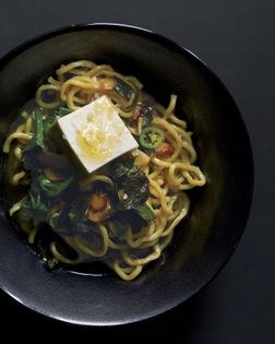 Shanghai noodles with golden garlic and soft tofu 