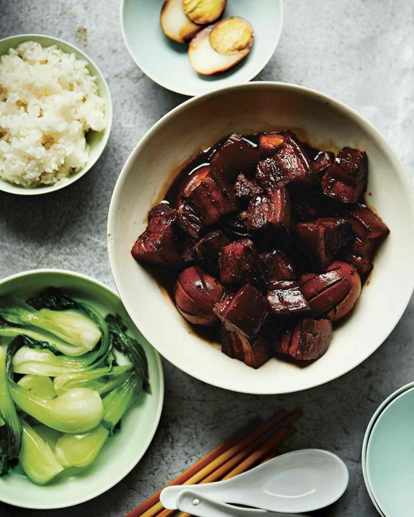 Shanghai red-braised pork with eggs