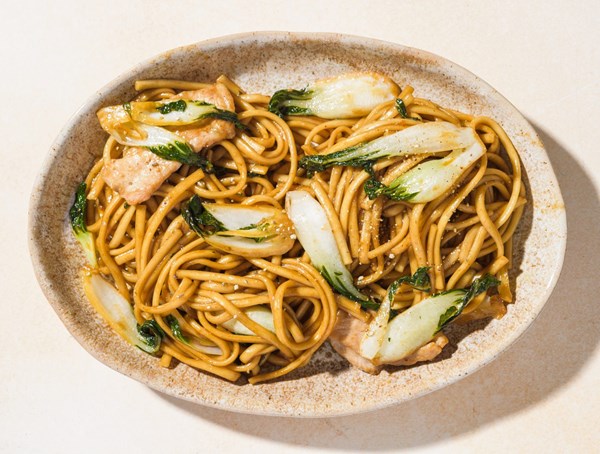 Shanghai-style fried noodles
