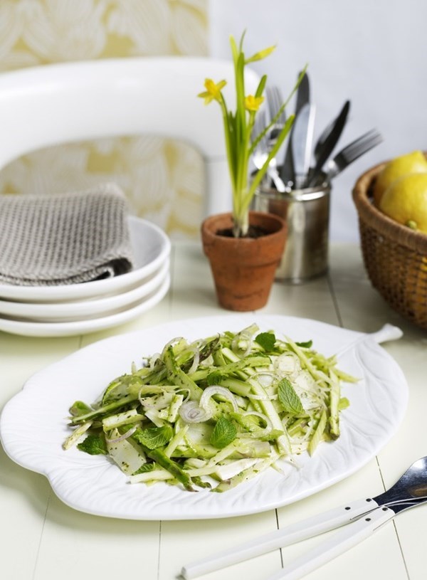 Shaved asparagus and green apple salad with mint dressing